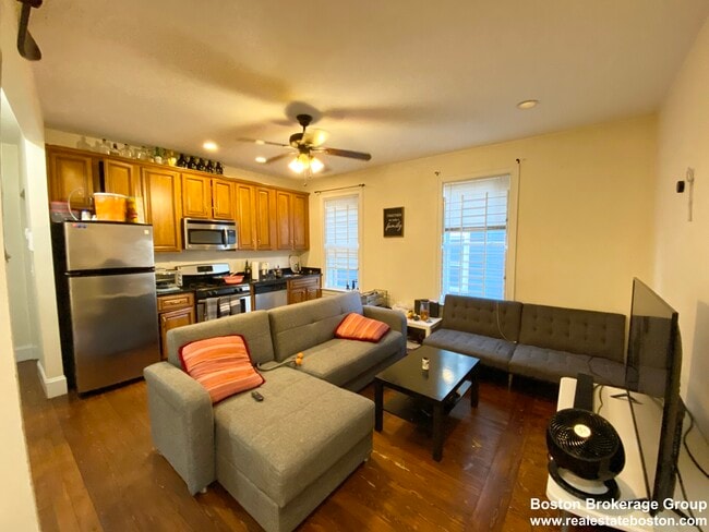 Photo - 178 Hillside St