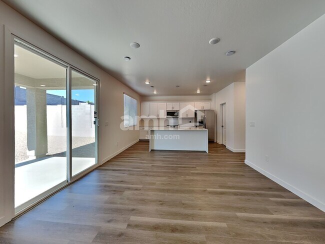 Photo - 12611 W Flynn Ln