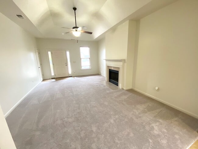 Photo - 1091 Washington Dr