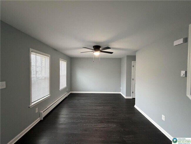 Photo - 815 Fernhill Ln