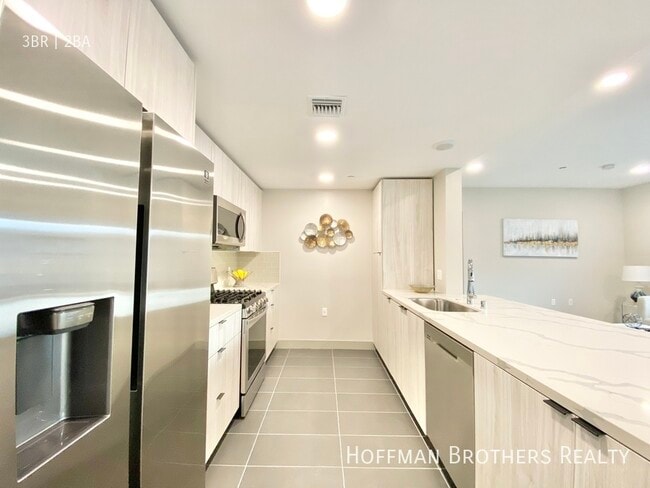 Photo - 1530 Brockton Ave Unit 309