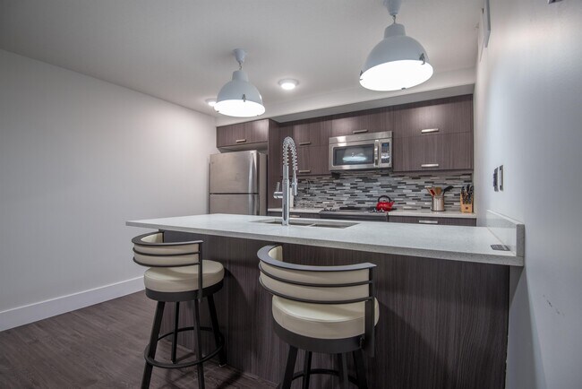 Photo - 1174A Spadina Crescent E Unit 0