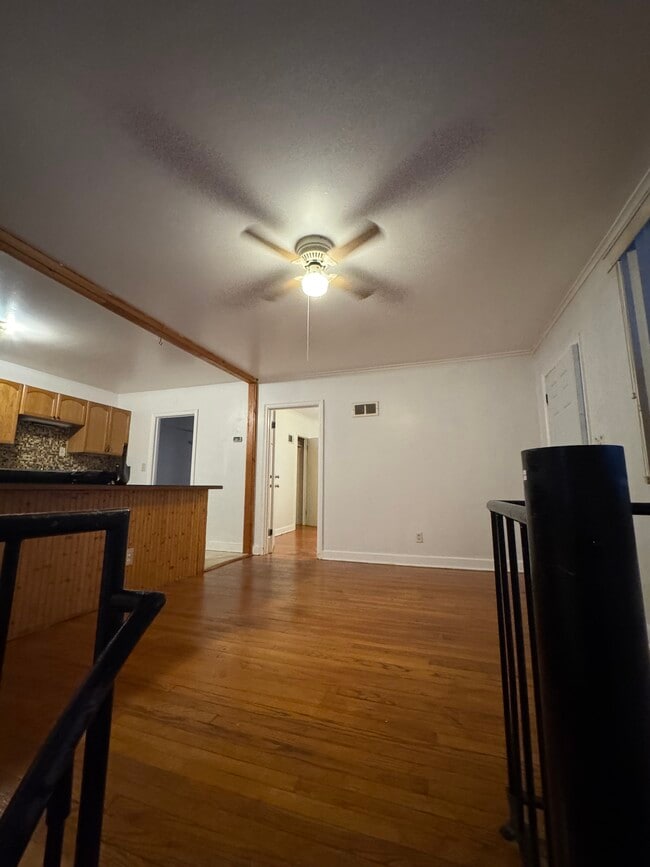 Living/Dining - 1071 Van Velsen St Unidad 3 downstairs