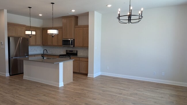 Photo - 835 Lennox Dr