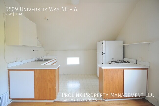 Photo - 5509 University Wy NE Unit A