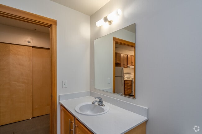 Studio - 511SF - Bathroom - Arbora Court