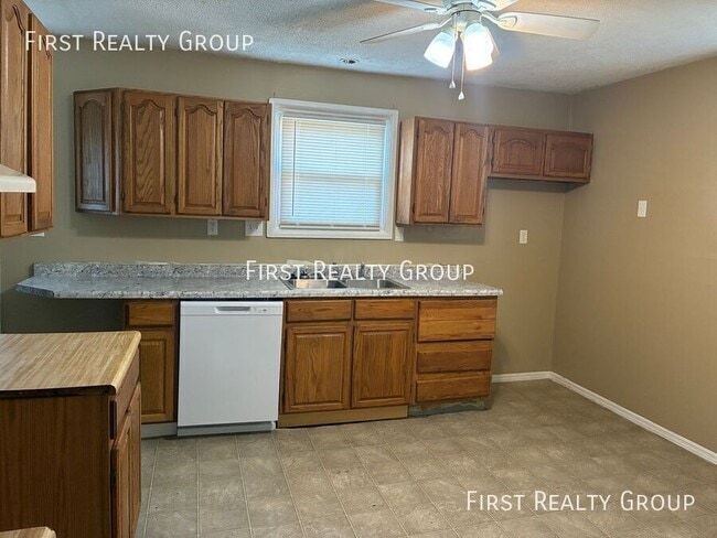 Photo - 27 Stadia Dr