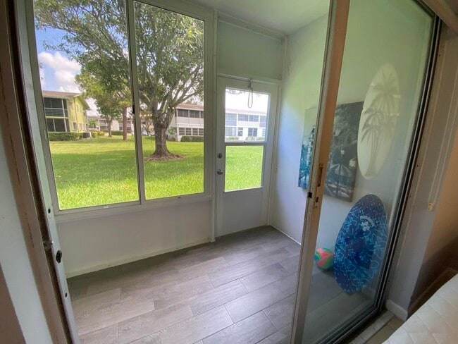 Photo - 305 Windsor N Unit Recently updated 2-bedroo