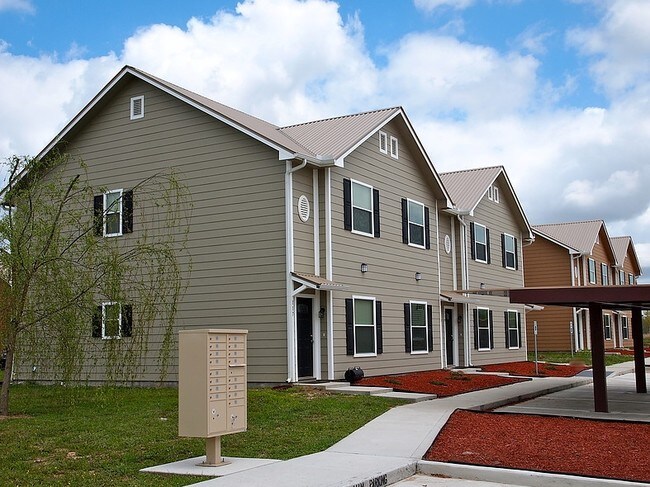 Victoria Vista Alta Townhomes - Victoria Vista Alta Townhomes
