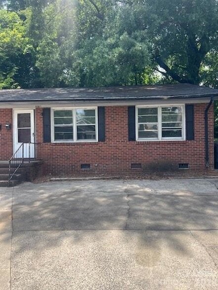 Building Photo - 318 Salisbury Rd Unit 320