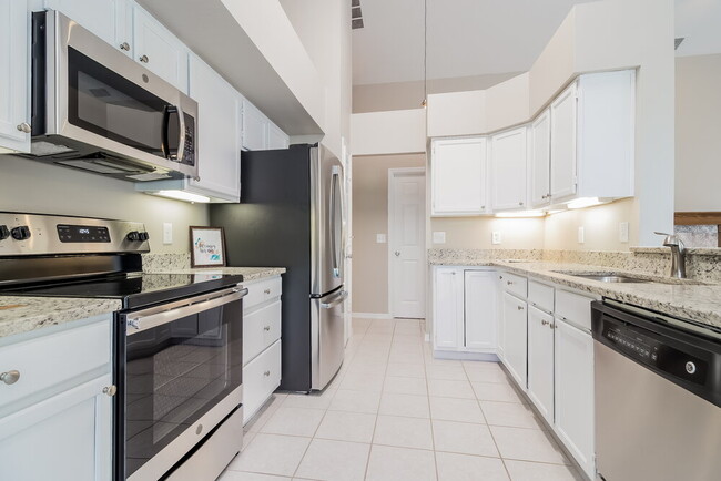 Photo - 1230 Glenmore Dr