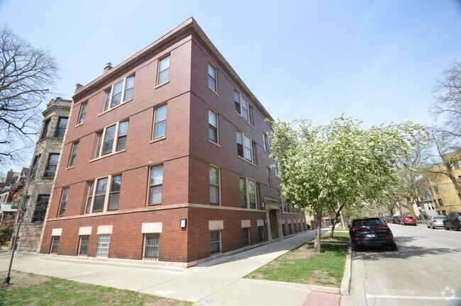 Building Photo - 3806 N Greenview Ave Rental