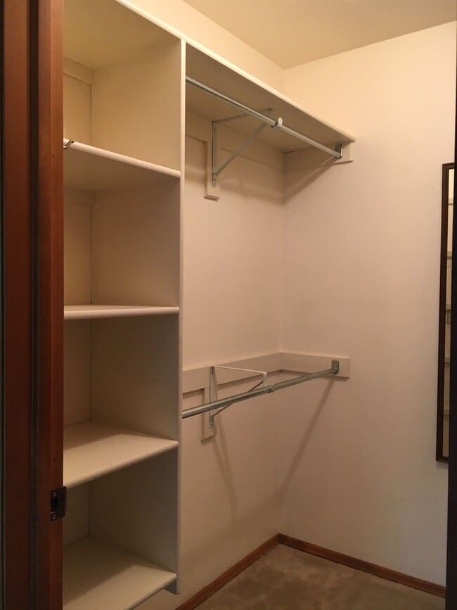 Photo - 2 Bedroom, 1 Bathroom Townhouse-Walking di...