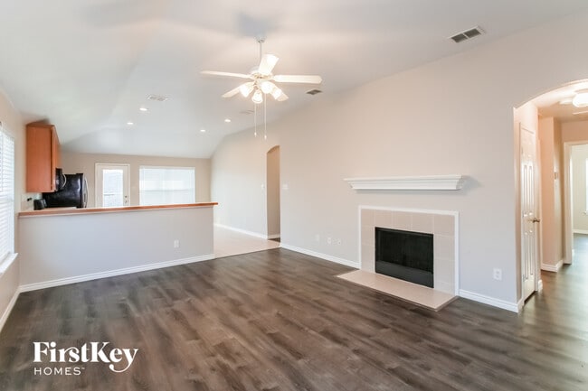 Photo - 1208 Mountain Peak Dr