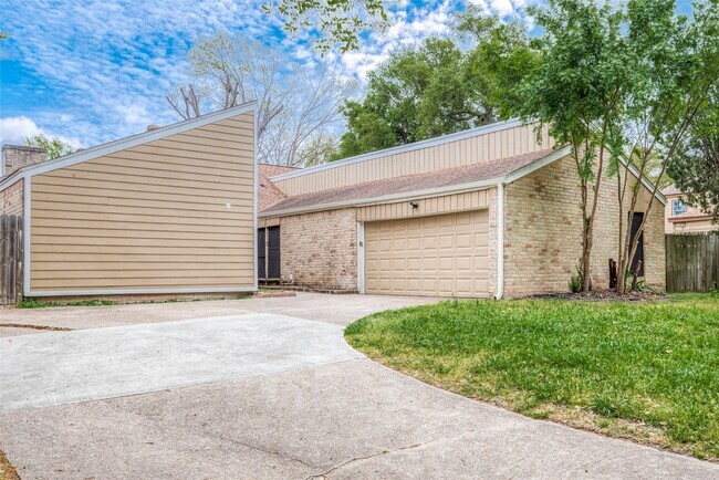 Photo - 15910 Tumbling Rapids Dr