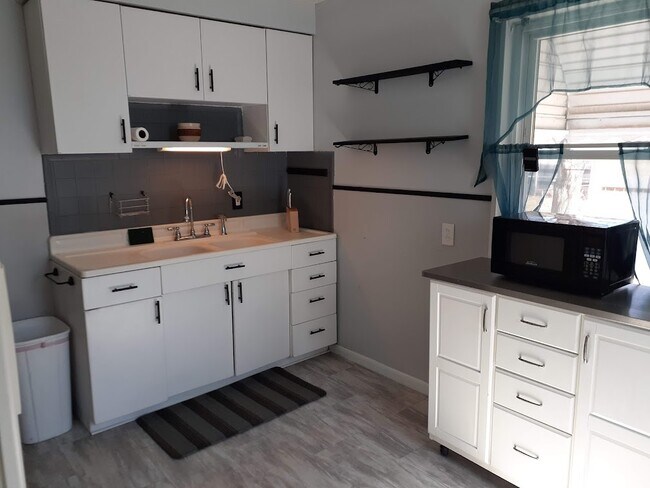 Photo - 25880 Groveland St