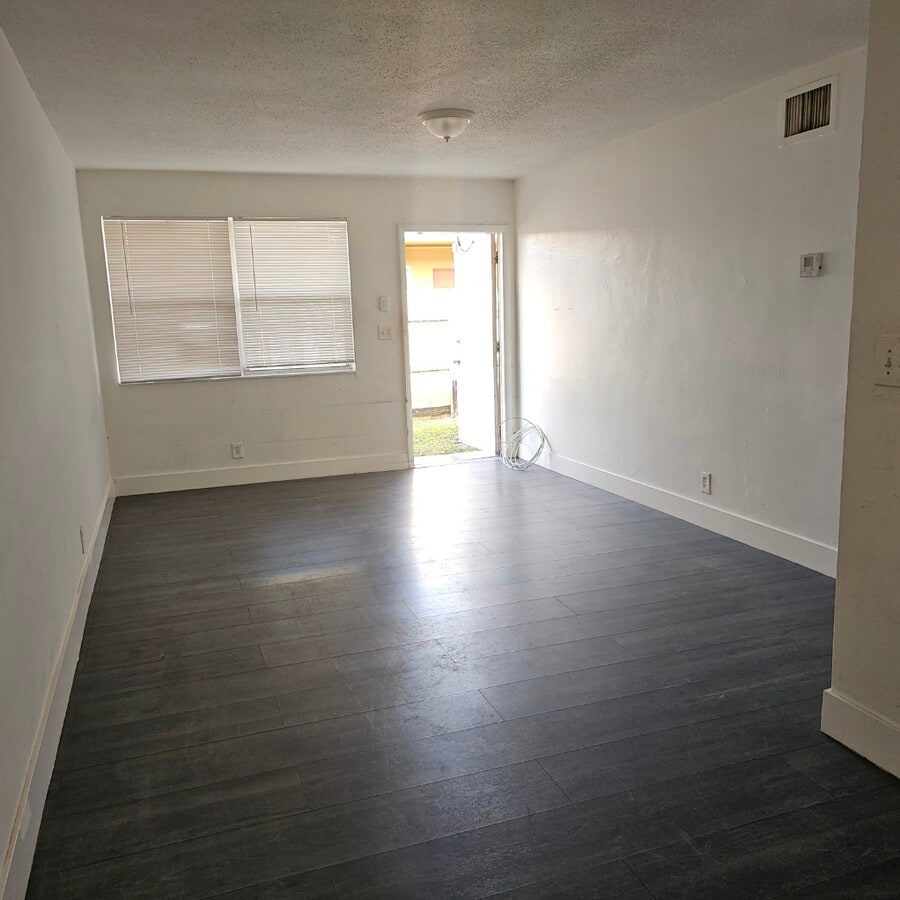 Photo - 5200 Pusey Unidad 5204