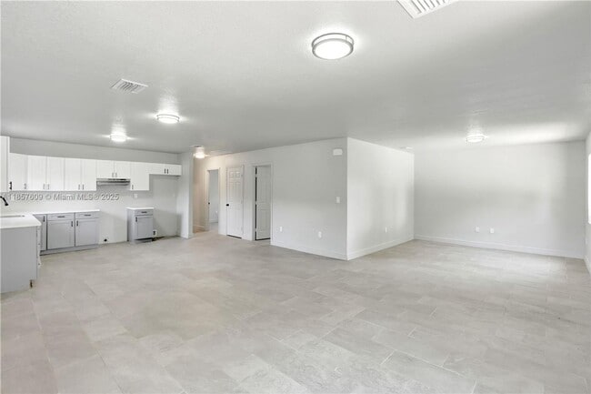 Photo - 861 NW 6th Ave