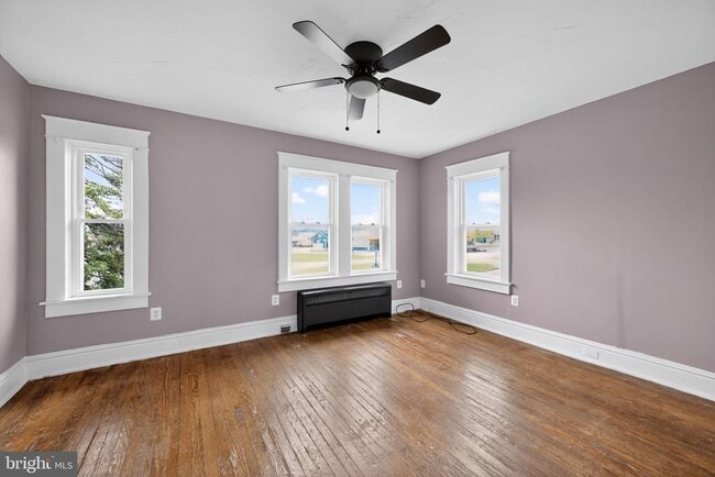 Photo - 990 Mt Rose Ave