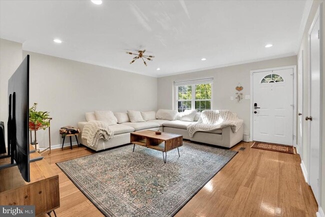 Photo - 8605 Western Oak Dr