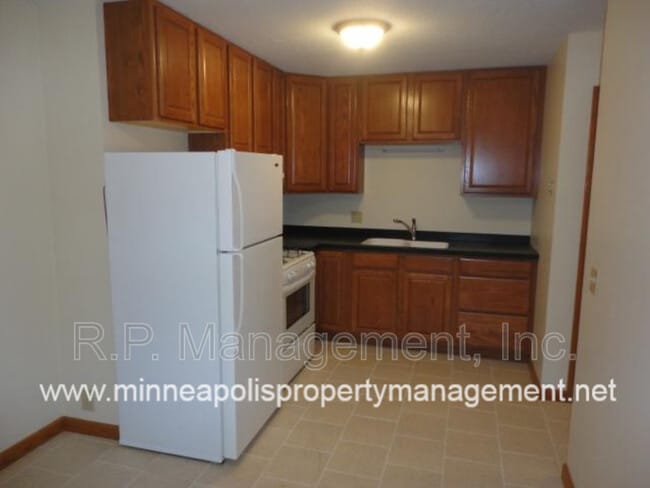 Photo - 4200 Valley View Rd Unit Apt B