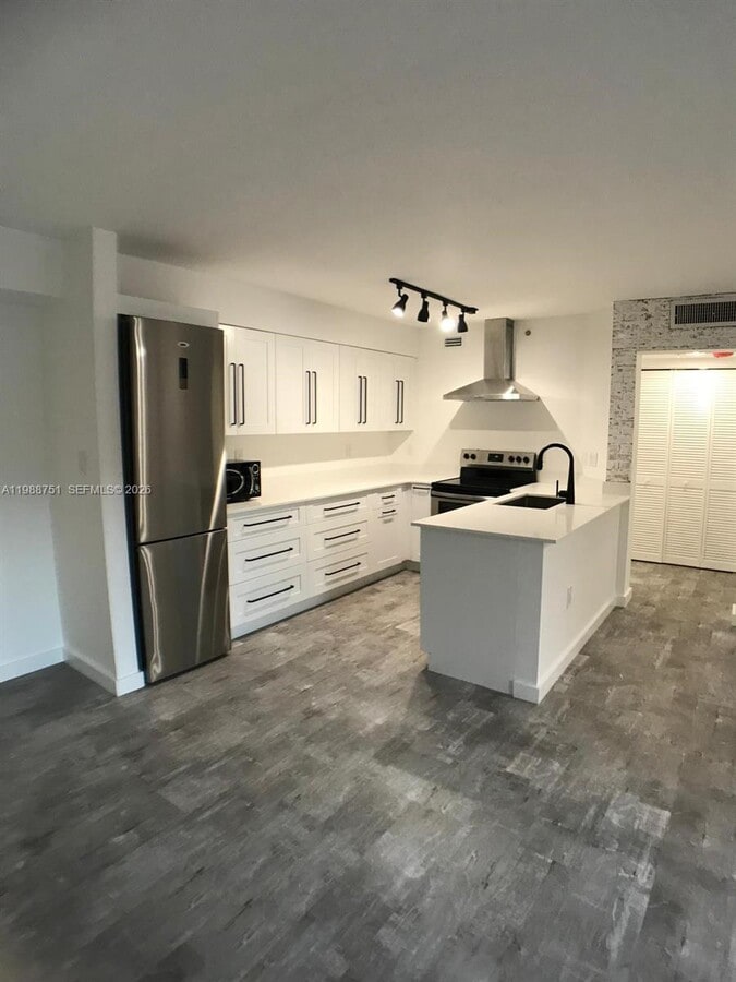 Photo - 751 N Pine Island Rd Unidad 211