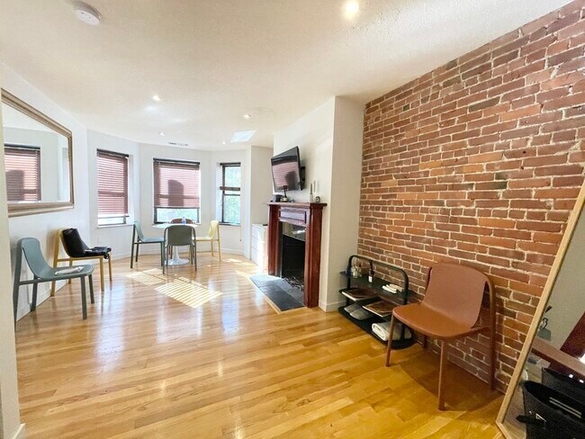 Photo - 73 Gainsborough St Unit 201