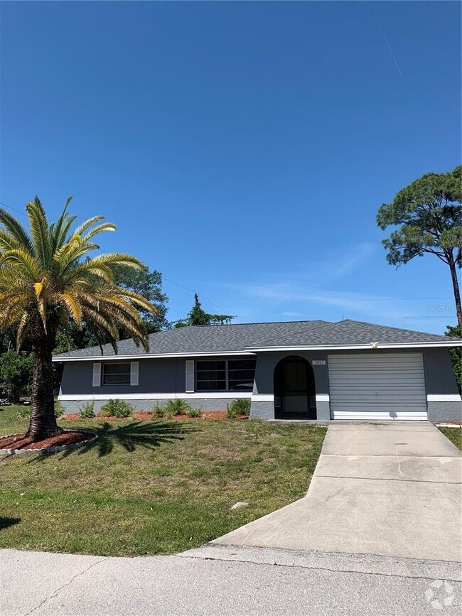 Building Photo - Close to US 41  , Middle of Port Charlotte Rental