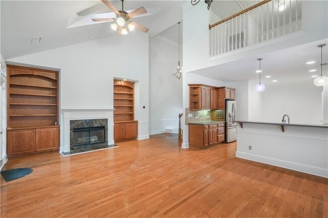 Photo - 3405 Regent Pl SW