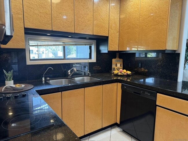 Photo - 8263 Camino Del Oro Unidad 278