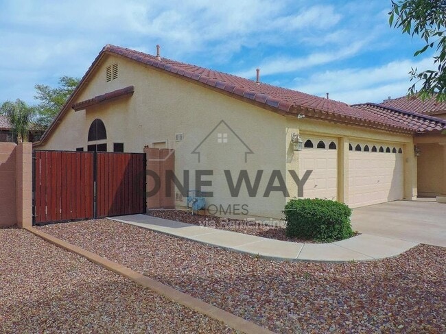 Photo - 1430 E Crescent Way