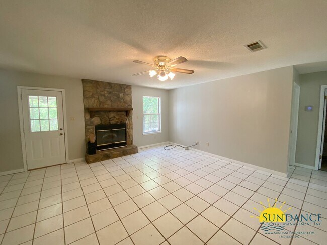 Photo - Beautiful 4 Bedroom Home in Crestview