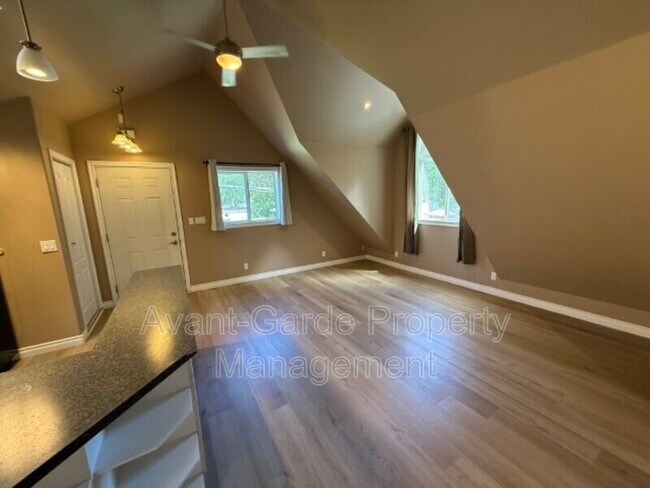 Photo - 9116-9194 94 Ave NW
