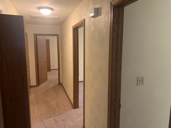 Photo - 610 E Madison St Unit B