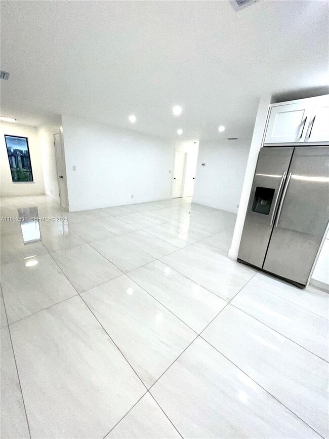 Photo - 7590 Johnson St