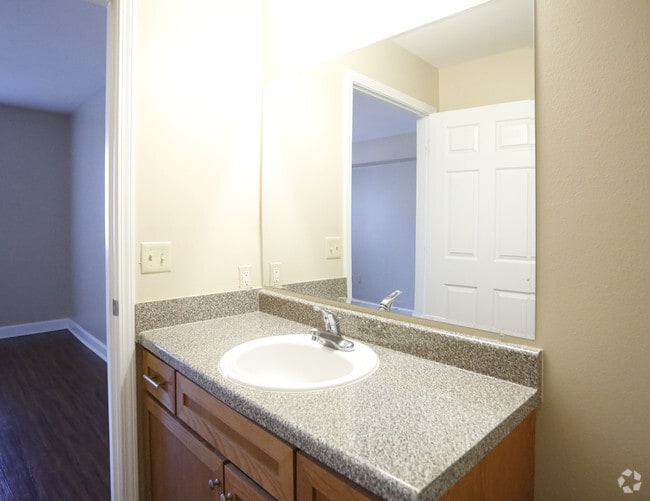 Clipper 2BR/2BA -987SF