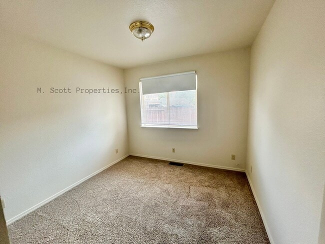 Photo - 1449 N Marion Russell Dr