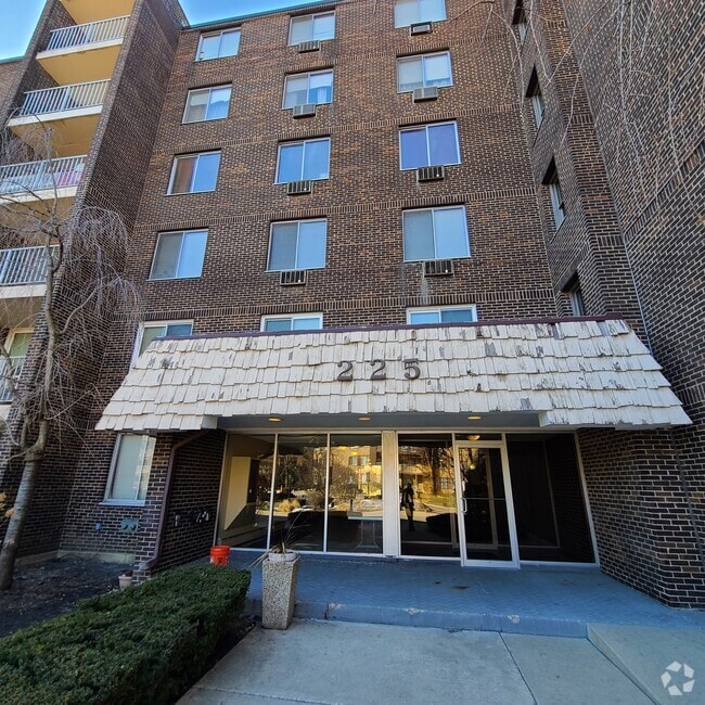 Building Photo - 225 S Rohlwing Rd Unit 103 Rental