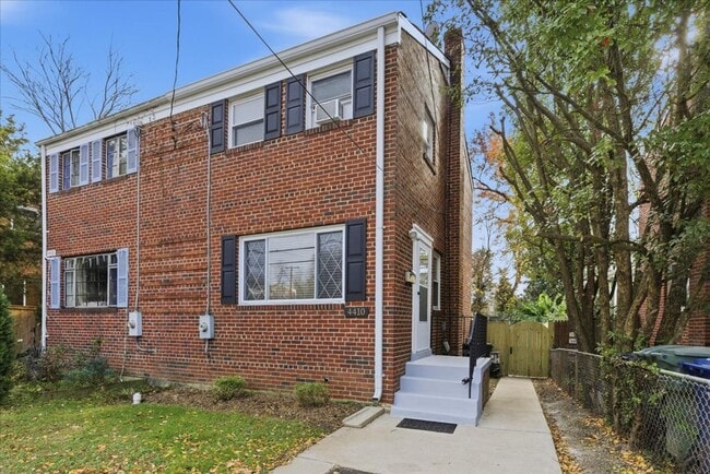 Photo - 3 BR | 1 BA | 864Sqft | Newly Fenced Yard