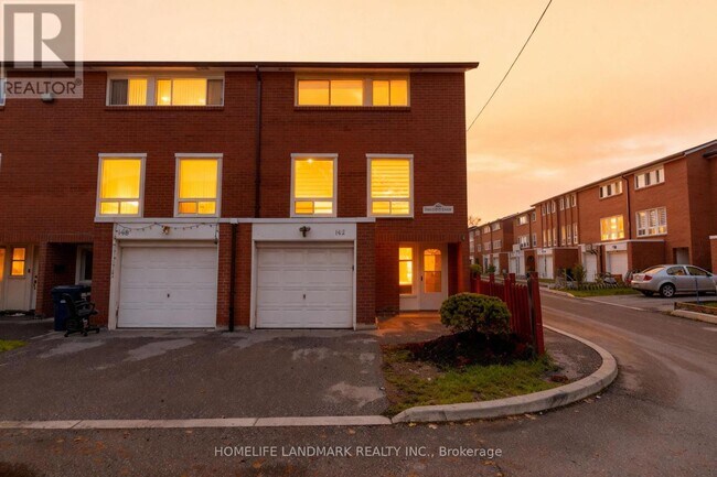 Photo - 6452 Finch Ave W
