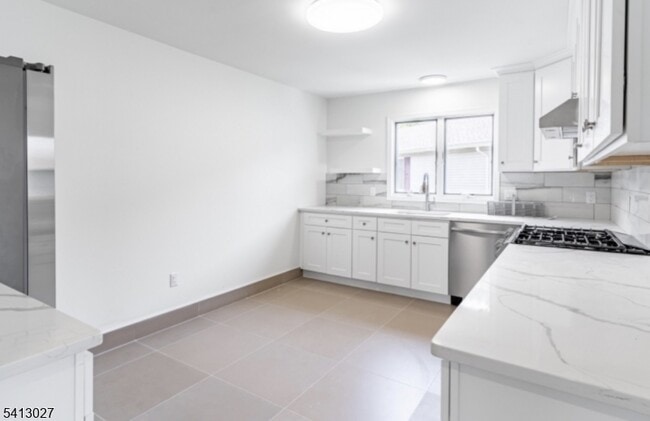 Photo - 2 Willow Wood Ct