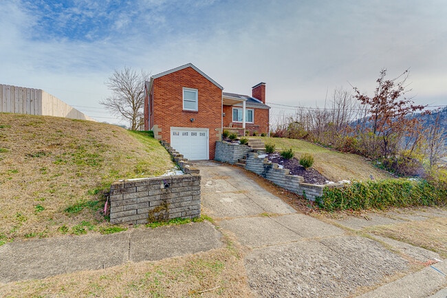 Building Photo - 128 Murrayhill Ave