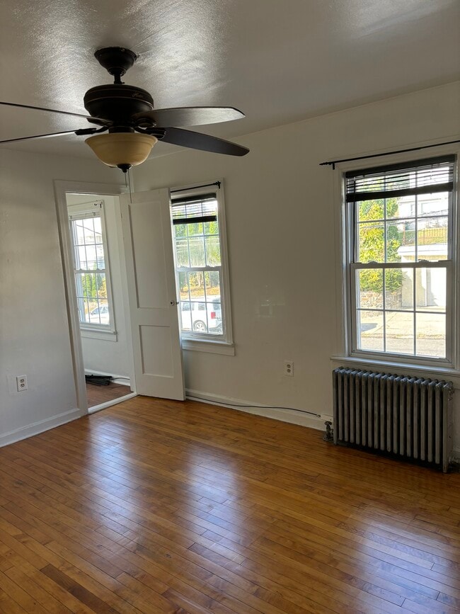 Photo - 240 Sommerville Pl Unit #2