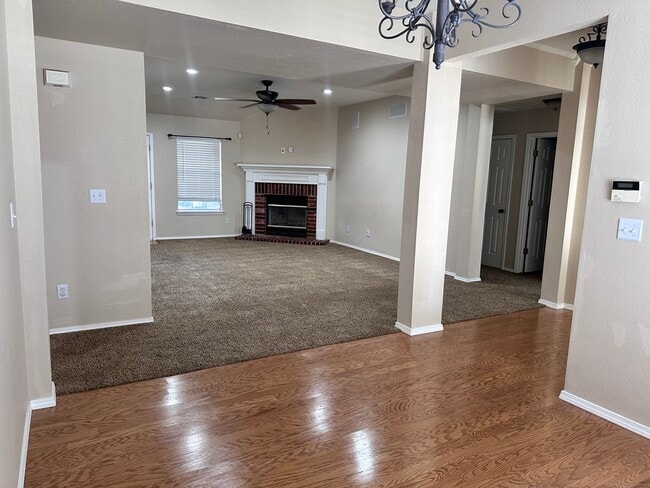 Photo - 115 W 125th Ct