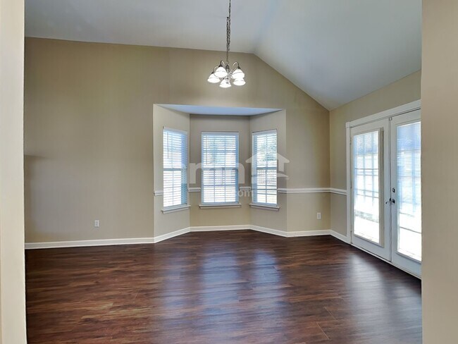 Photo - 1039 Saddle Wood Dr