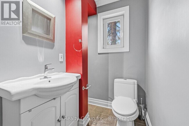 Photo - 161 Herzberg Rd