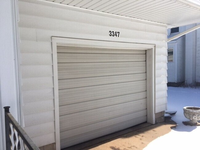 Photo - 3 Bedroom Home w/ Attached garage & Large basement. Washer/Dryer Included