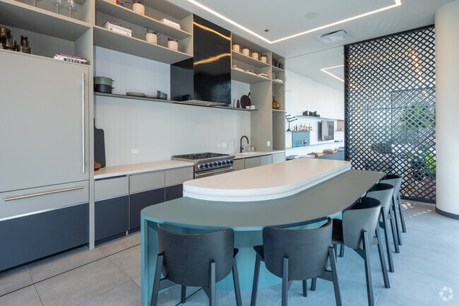 46th floor amenities