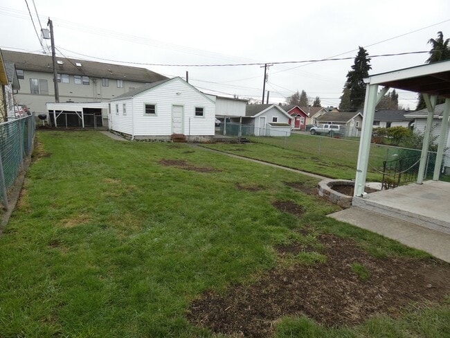 Photo - 330 E 6th St