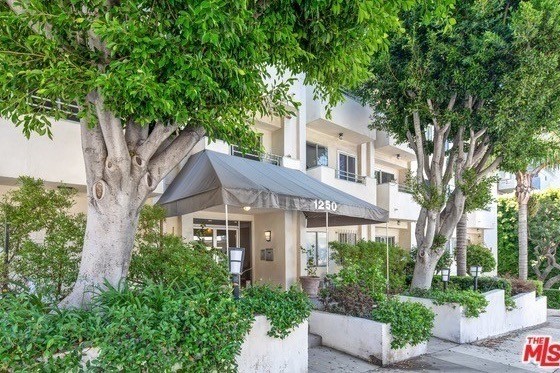 Building Photo - 1250 N Kings Rd Unit 301 Rental